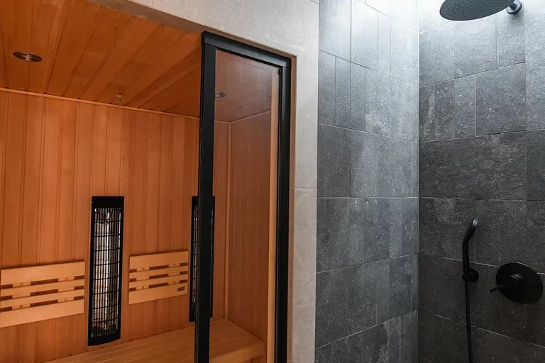 Sokolovská, Karlín - Prague 8 | Sale, Apartment, Three-bedroom (4+kk), 192 m²