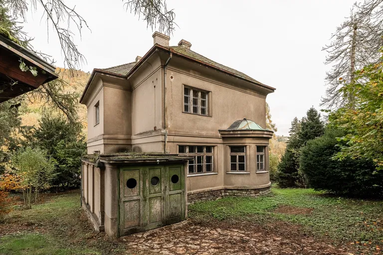 V Dolích, Černošice - Praha-západ | Sale, House, Five-bedroom (6+kk), 229 m²