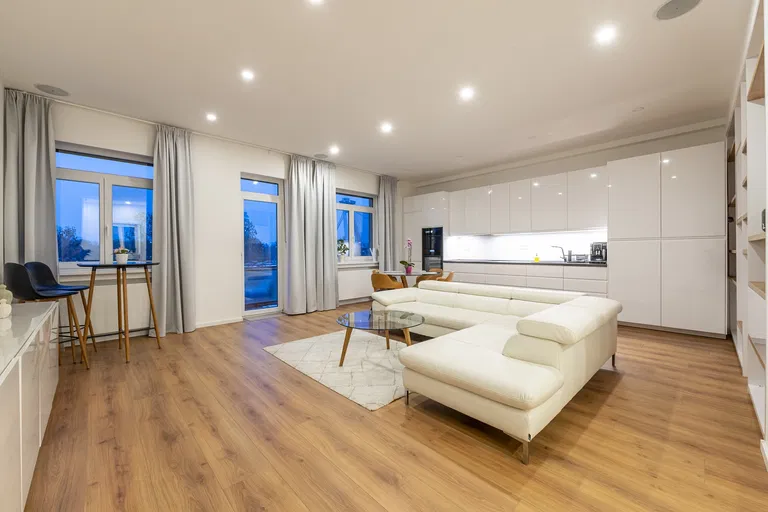 Rázusovo nábrežie, Staré Mesto - Bratislava I | Prenájom, Byt, 3-izbový, 94 m²
