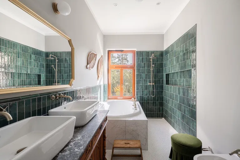 Jablonné v Podještědí - Liberec | Sale, House, Six-bedroom (7+kk), 350 m²