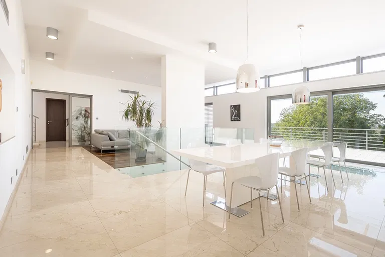 Azurová, Řečkovice - Brno-město | Predaj, Rodinný dom, 6-izbový, 756 m²