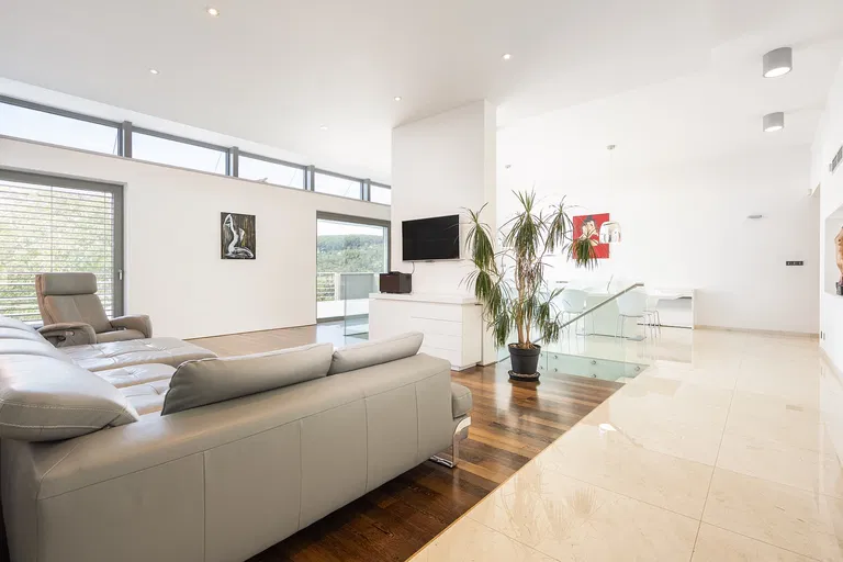 Azurová, Řečkovice - Brno-město | Predaj, Rodinný dom, 6-izbový, 756 m²