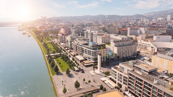 Pribinova, Ružinov - Bratislava II | Pronájem, Administrativní budova, 4 450 m²