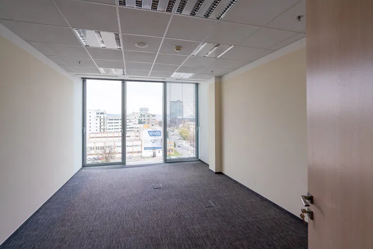 Pribinova, Ružinov - Bratislava II | Prenájom, Kancelárie, 324 m²