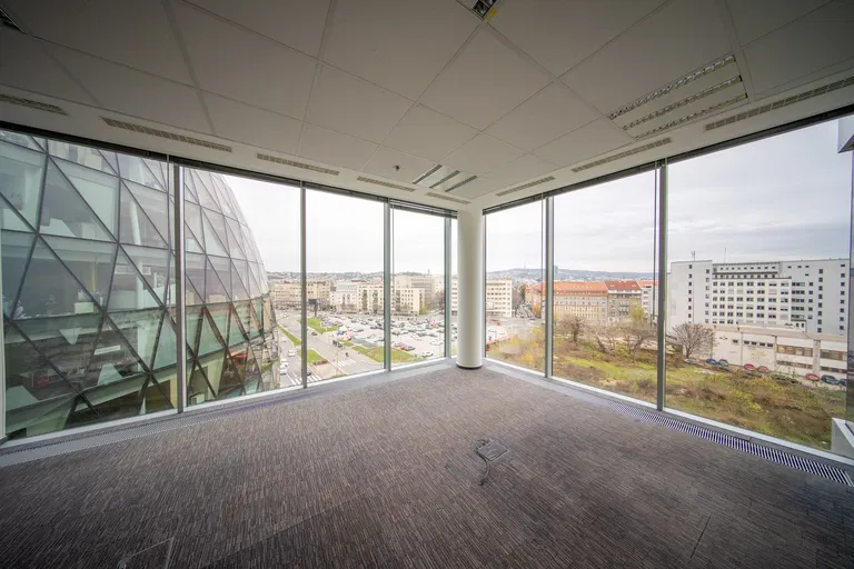 Pribinova, Ružinov - Bratislava II | Prenájom, Kancelárie, 1369 m²