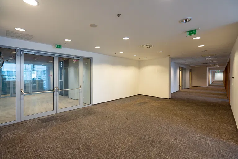 Pribinova, Ružinov - Bratislava II | Prenájom, Kancelárie, 1369 m²