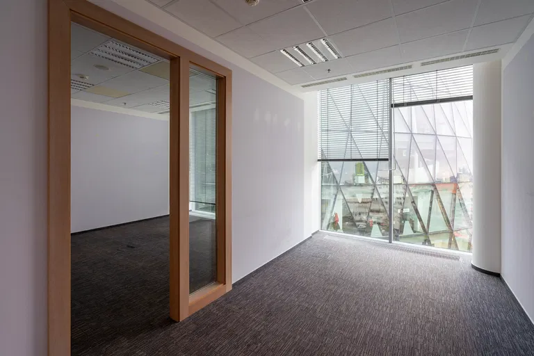 Pribinova, Ružinov - Bratislava II | Prenájom, Administratívna budova, 4 450 m²
