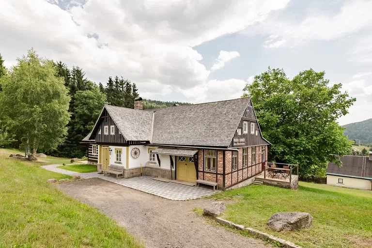 U Herty, Tanvald - Jablonec nad Nisou | Sale, House, Six-bedroom (7+1), 304 m²