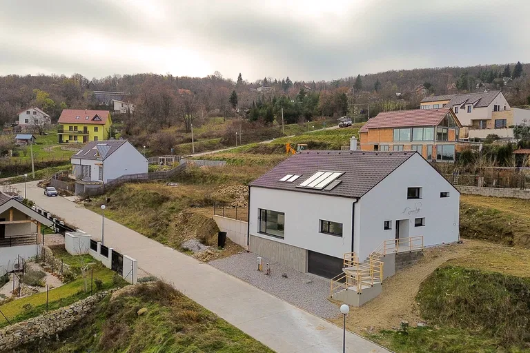 Sauberg, Svätý Jur - Pezinok | Predaj, Rodinný dom, 5-izbový, 272 m²