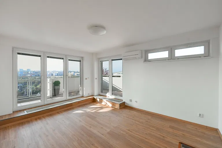 Hyacintová, Záběhlice - Praha 10 | Predaj, Byt, 2-izbový, 119 m²
