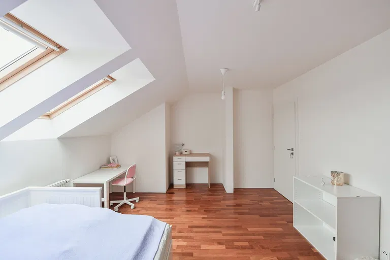 Řipská, Hovorčovice - Praha-východ | Pronájem, Rodinný dům, 7+kk, 265 m²