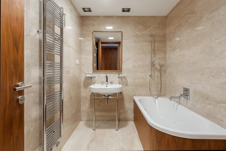 Paříkova, Vysočany - Prague 9 | Rent, Apartment, Three-bedroom (4+kk), 245 m²