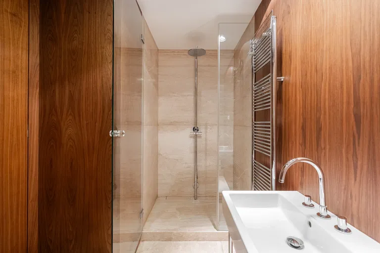 Paříkova, Vysočany - Prague 9 | Rent, Apartment, Three-bedroom (4+kk), 245 m²