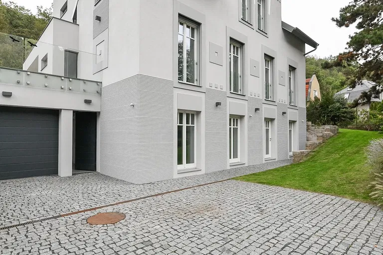 V Šáreckém údolí, Dejvice - Prague 6 | Sale, House, Seven-bedroom (8+kk), 418 m²