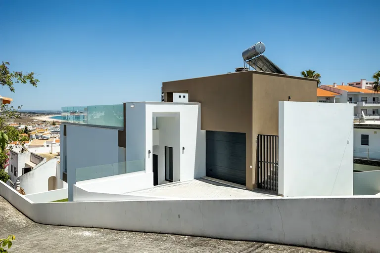 Portugalsko, Algarve - Lagos | Predaj, Rodinný dom, 4-izbový, 256 m²