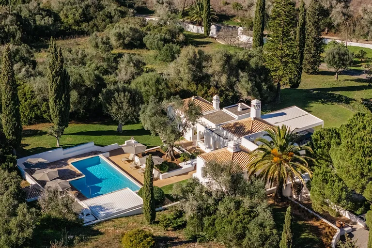 Portugalsko, Algarve - Lagos | Predaj, Rodinný dom, 7-izbový, 359 m²