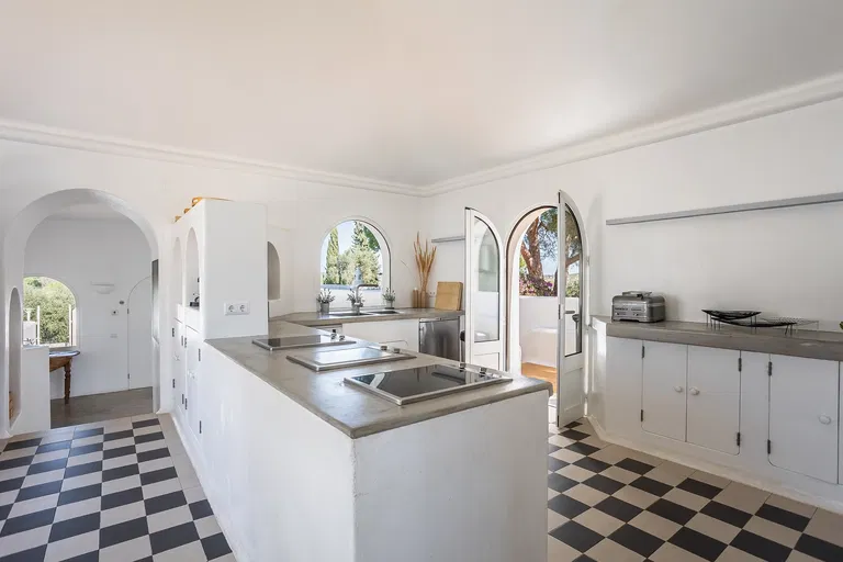 Portugalsko, Algarve - Lagos | Predaj, Rodinný dom, 7-izbový, 359 m²