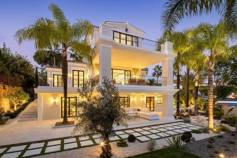 Španielsko, Marbella - Nueva Andalucia | Predaj, Rodinný dom, 6-izbový, 740 m²