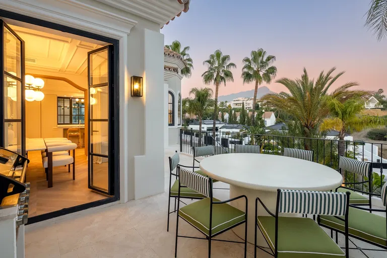 Španielsko, Marbella - Nueva Andalucia | Predaj, Rodinný dom, 6-izbový, 740 m²