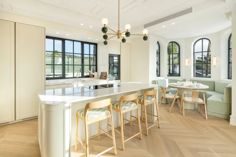 Španielsko, Marbella - Nueva Andalucia | Predaj, Rodinný dom, 6-izbový, 740 m²