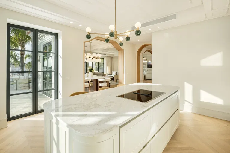 Španielsko, Marbella - Nueva Andalucia | Predaj, Rodinný dom, 6-izbový, 740 m²