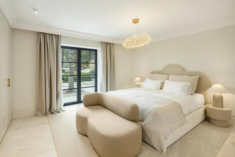 Španielsko, Marbella - Nueva Andalucia | Predaj, Rodinný dom, 6-izbový, 740 m²