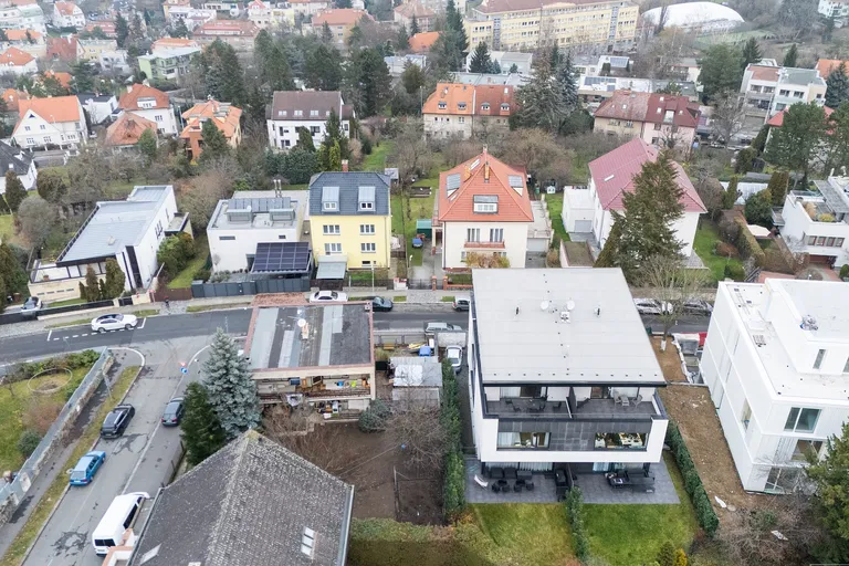 U Dubu, Braník - Prague 4 | Sale, House, Eight-bedroom (9+kk), 978 m²