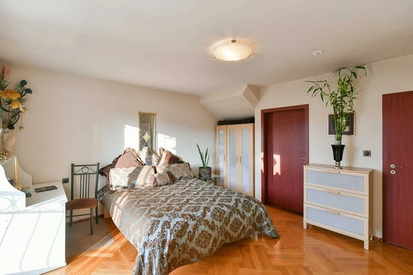 Belgická, Vinohrady - Prague 2 | Rent, Apartment, One-bedroom (2+kk), 57 m²