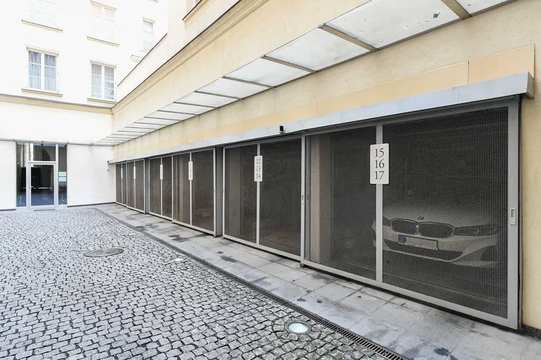 Senovážné náměstí, Nové Město - Praha 1 | Predaj, Byt, 4-izbový, 131 m²