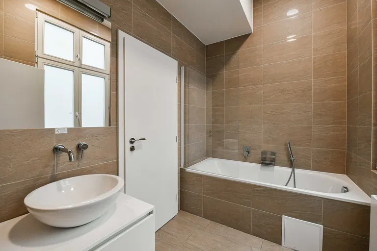 Křižíkova, Karlín - Prague 8 | Sale, Apartment, Three-bedroom (4+kk), 148 m²