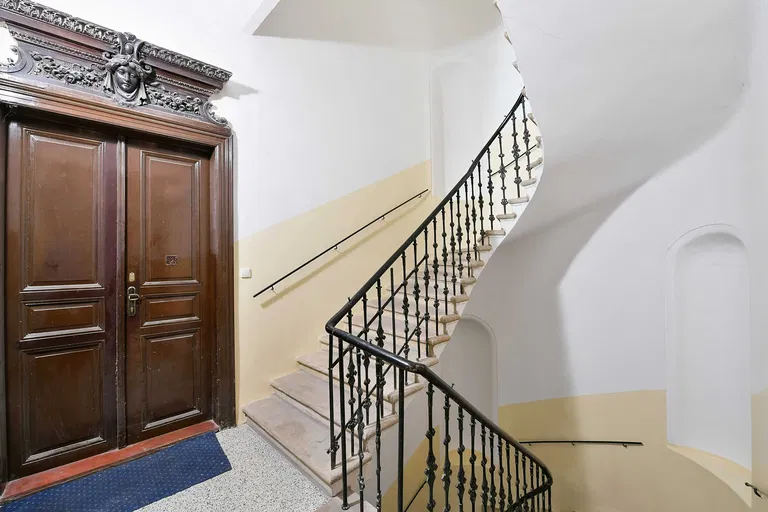 Křižíkova, Karlín - Prague 8 | Sale, Apartment, Three-bedroom (4+kk), 148 m²
