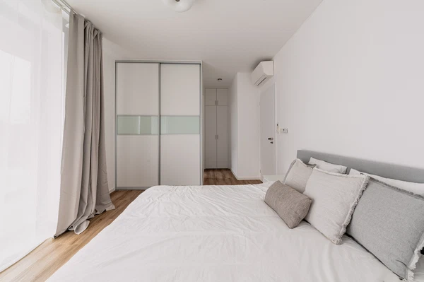 Hriňovská, Staré Mesto - Bratislava I | Pronájem, Byt, 5+kk, 191 m²