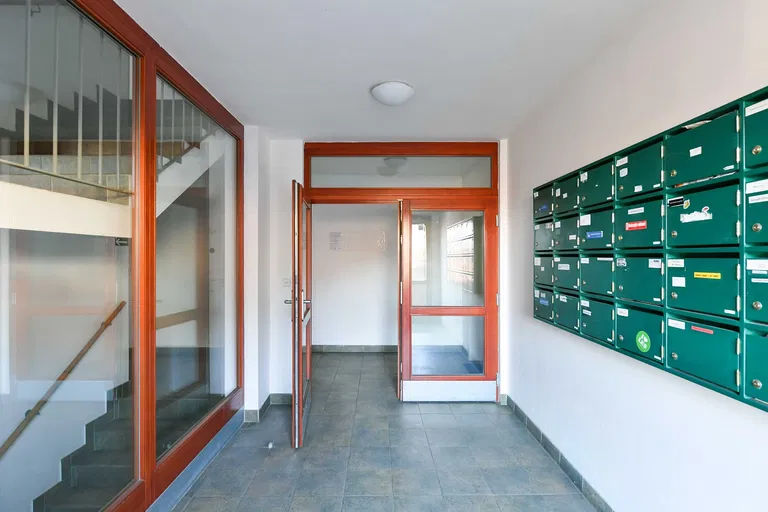 Paťanka, Dejvice - Prague 6 | Sale, Apartment, One-bedroom (2+kk), 72 m²