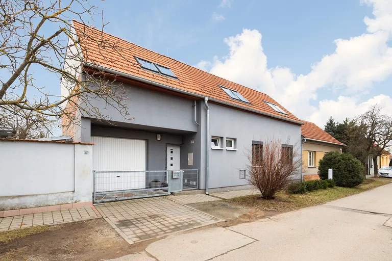 Loučná, Brno-Soběšice - Brno-město | Sale, House, Three-bedroom (4+kk), 225 m²