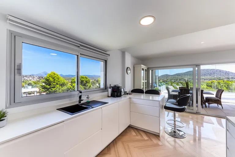 Španielsko, Mallorca - Santa Ponsa | Predaj, Byt, 3-izbový, 245 m²