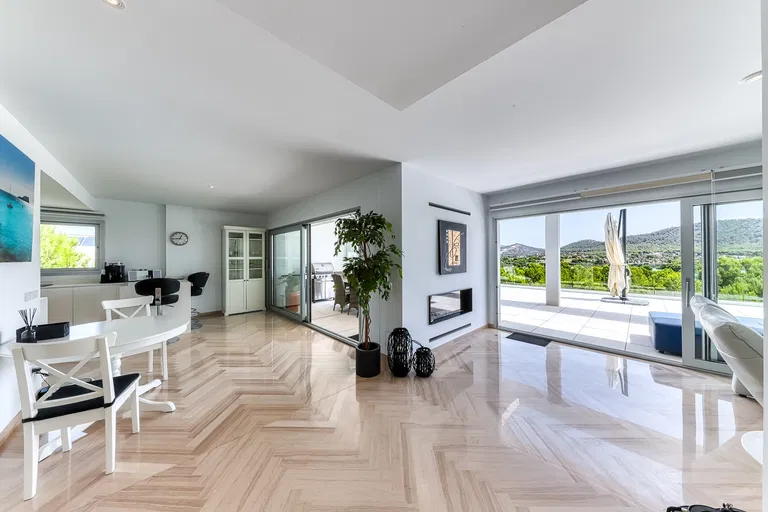 Španielsko, Mallorca - Santa Ponsa | Predaj, Byt, 3-izbový, 245 m²