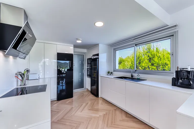 Španielsko, Mallorca - Santa Ponsa | Predaj, Byt, 3-izbový, 245 m²