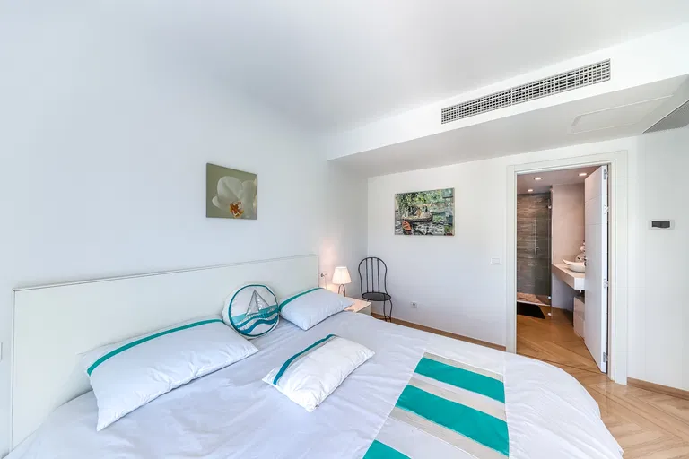 Španielsko, Mallorca - Santa Ponsa | Predaj, Byt, 3-izbový, 245 m²