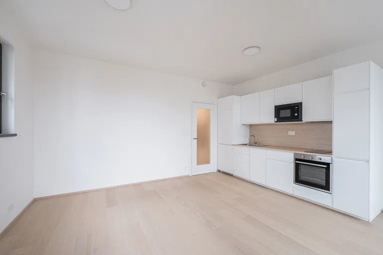 V Třešňovce, Hrdlořezy - Praha 9 | Pronájem, Byt, 1+kk, 38 m²