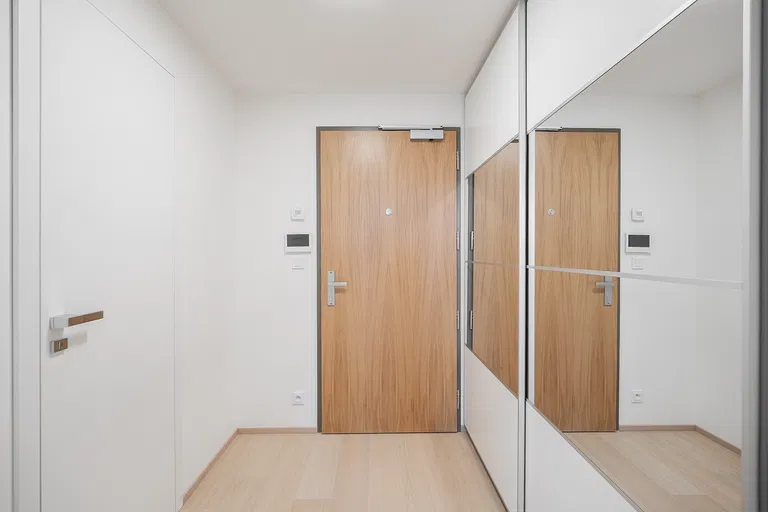 V Třešňovce, Hrdlořezy - Praha 9 | Pronájem, Byt, 1+kk, 38 m²