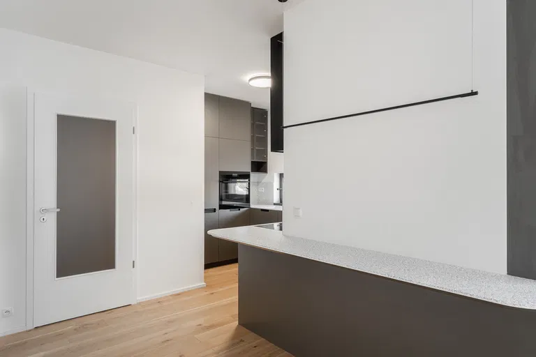 Ramonova, Strašnice - Prague 10 | Rent, Apartment, One-bedroom (2+kk), 82 m²
