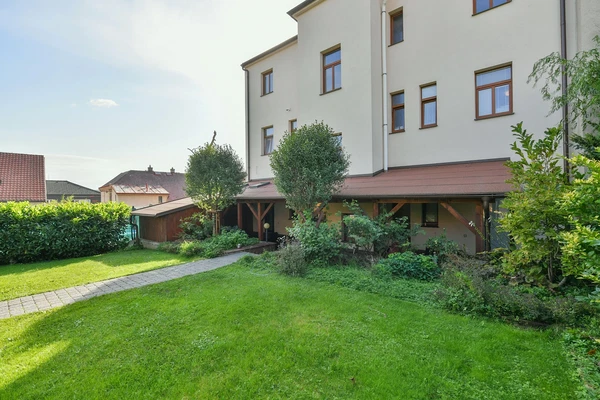 Purkrabská, Hostivař - Prague 10 | Sale, Apartment building, 395 m²